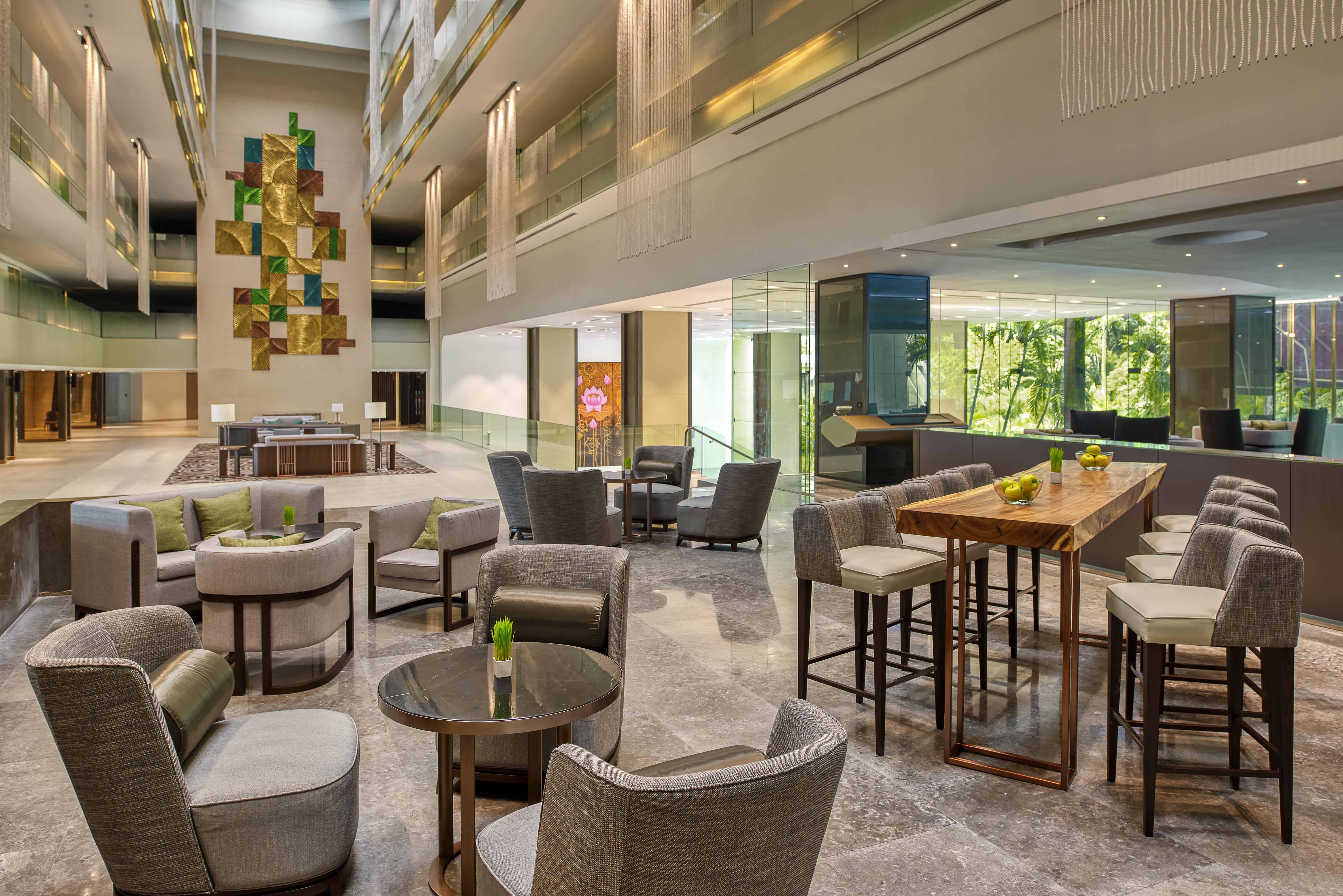Moevenpick Hotel Bangkok Ploenchit Bdms Экстерьер фото