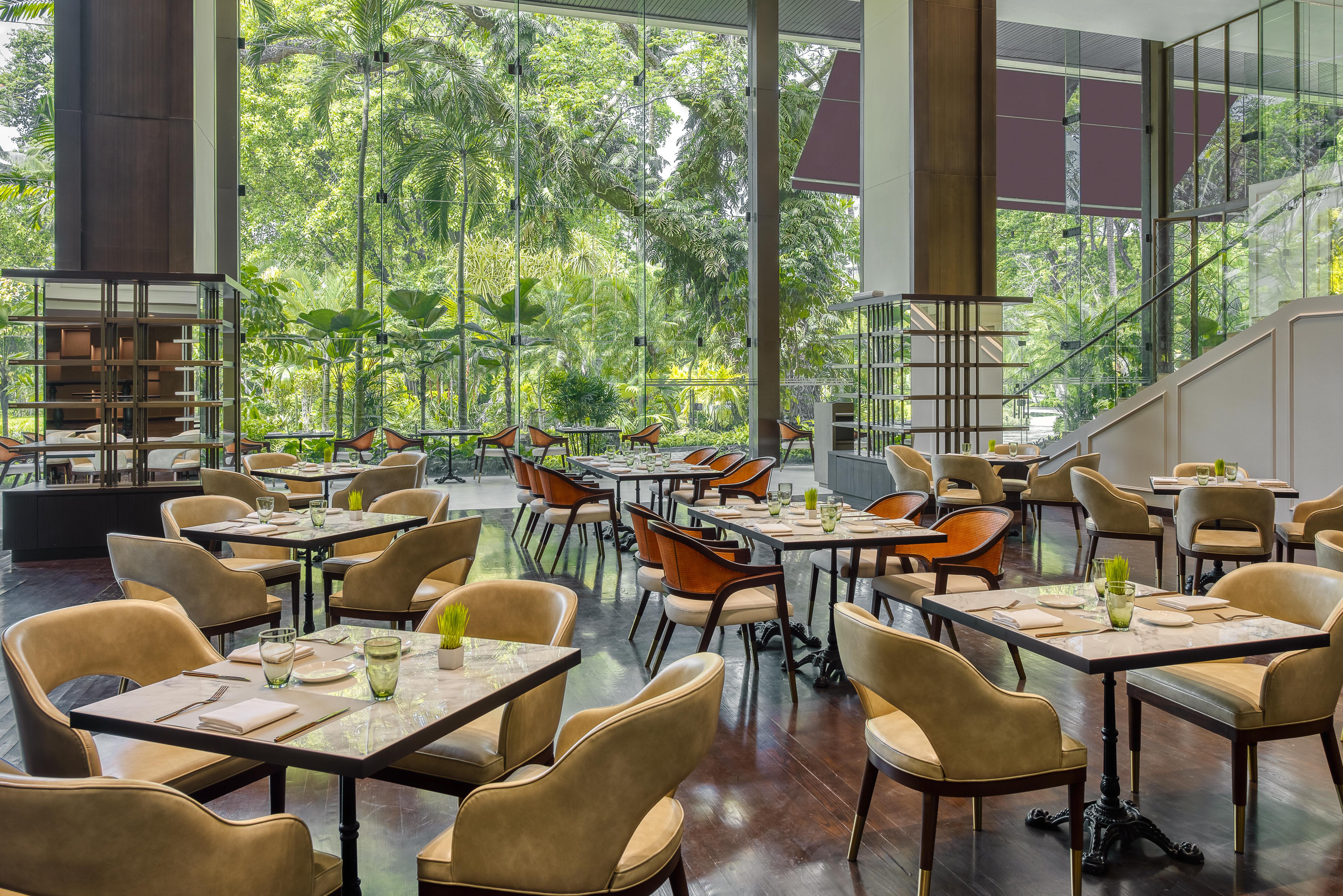 Moevenpick Hotel Bangkok Ploenchit Bdms Экстерьер фото