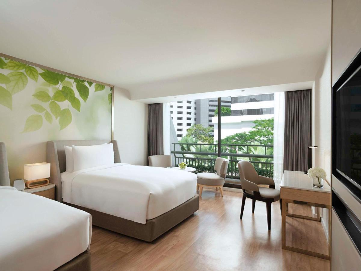 Moevenpick Hotel Bangkok Ploenchit Bdms Экстерьер фото