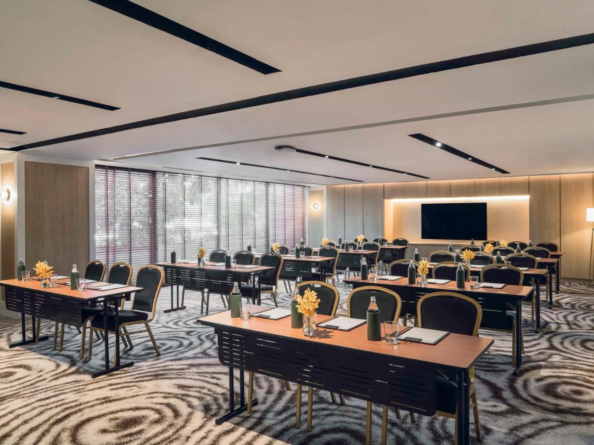 Moevenpick Hotel Bangkok Ploenchit Bdms Экстерьер фото