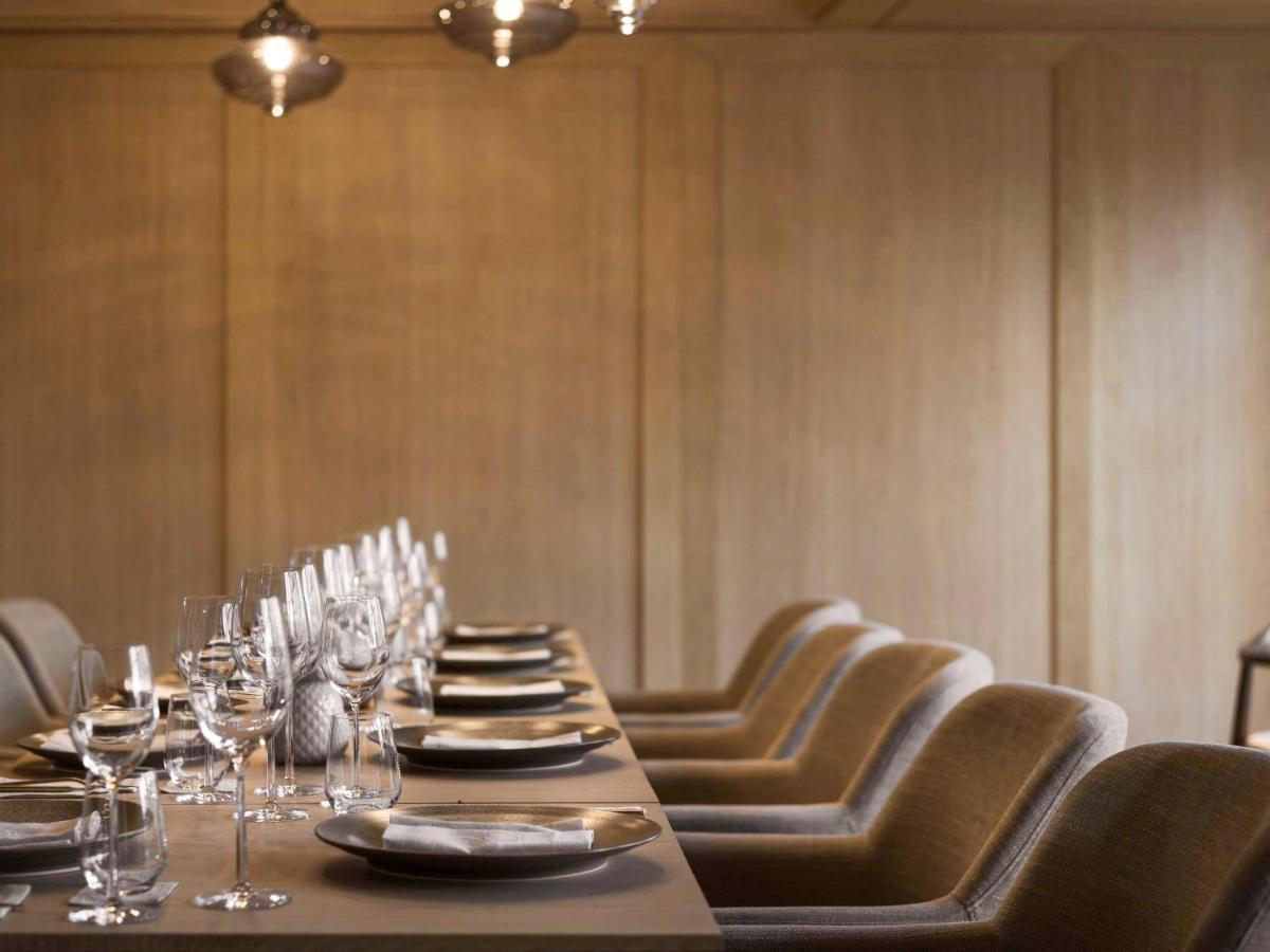 Moevenpick Hotel Bangkok Ploenchit Bdms Экстерьер фото