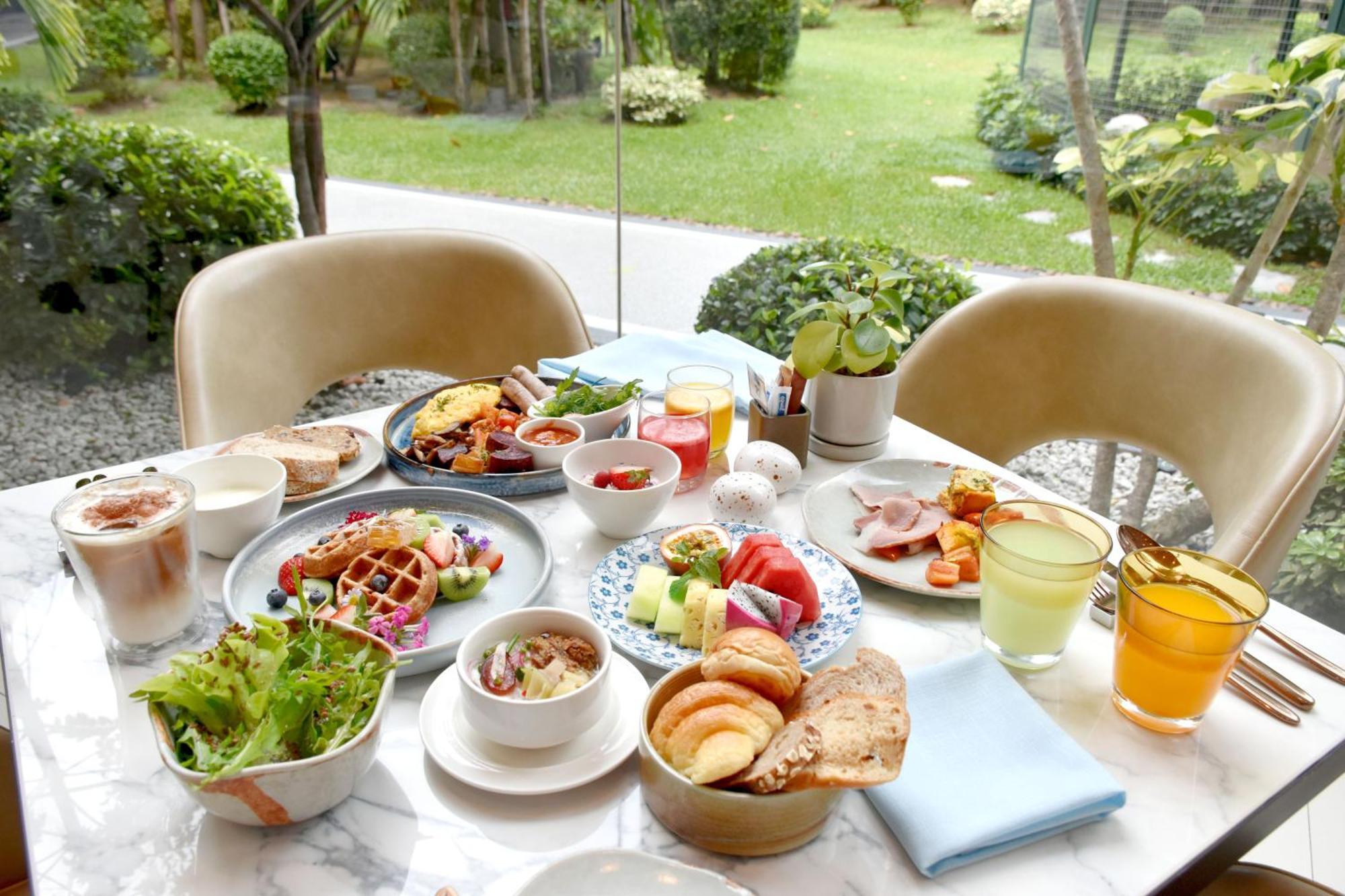 Moevenpick Hotel Bangkok Ploenchit Bdms Экстерьер фото