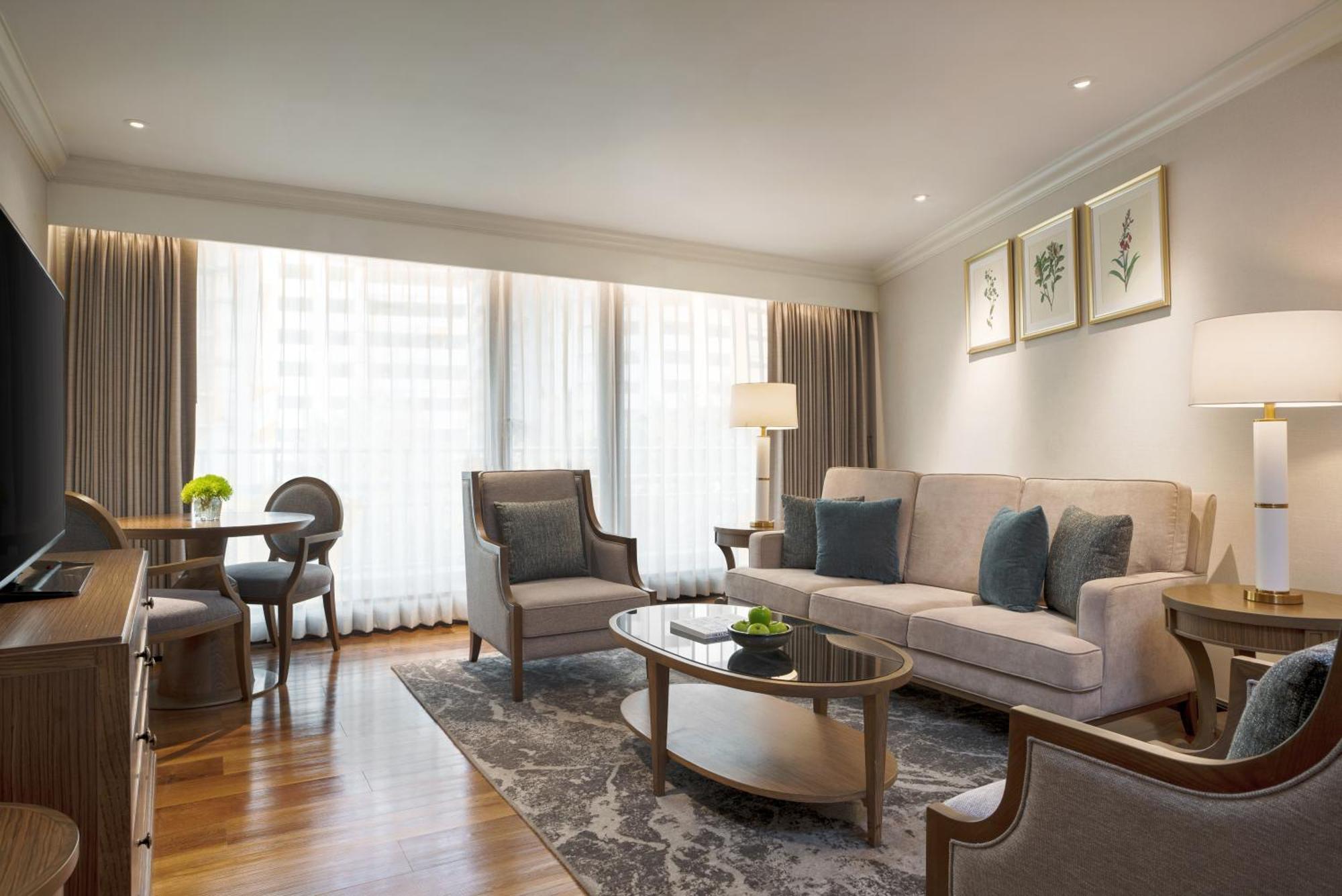 Moevenpick Hotel Bangkok Ploenchit Bdms Экстерьер фото